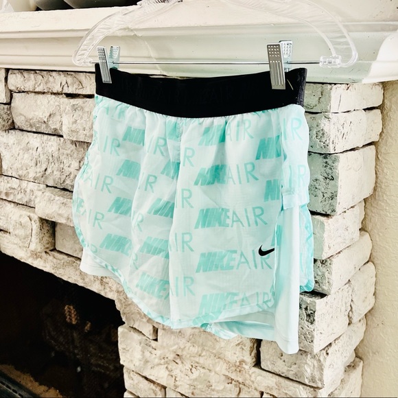 Nike Air Womens 2 in 1 Running Gym Shorts MINT Green Size Small - Picture 15 of 15